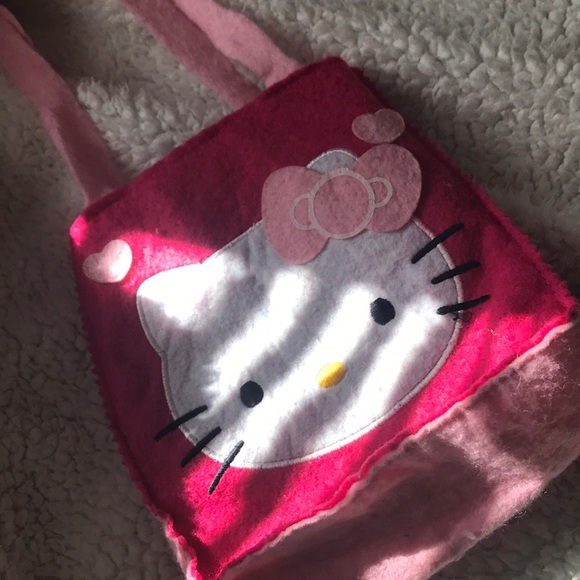 Hello Kitty Handbags - hello kitty vintage bag. 💞🦋